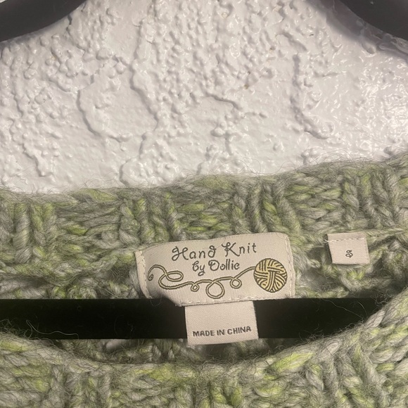 Green Knit Quarter-Sleeve sweater - Picture 3 of 3